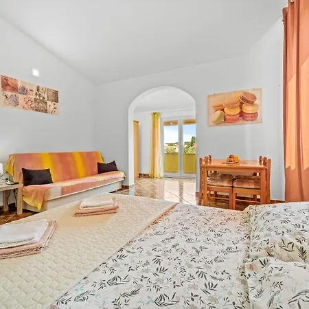 Vito Near Pula - Balcony, Sea View Apartment *